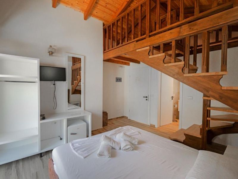 Quadruple Room with Mountain View
